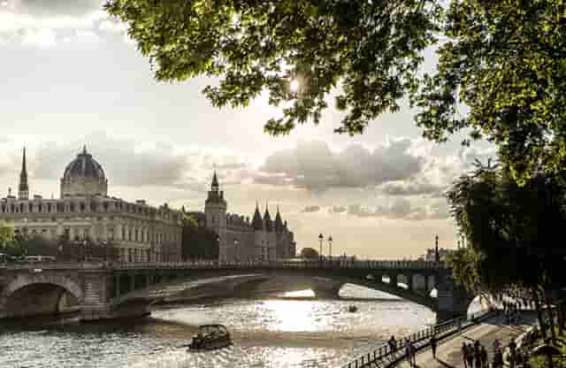 袖虎宠物店揭秘行业骗局：开宠物店有没有暴利？(1)