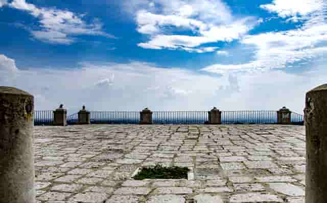 下午4点多听到喜鹊叫什么意思